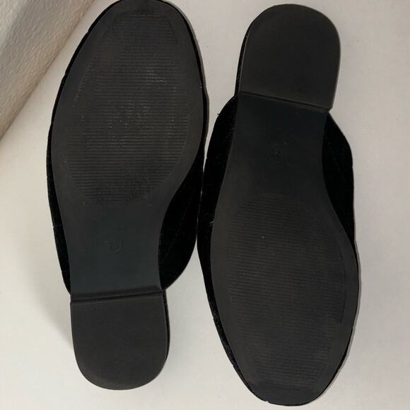 Torrid Black Velvet Quilted Mules Slip On flats Women's Size 7.5W (Wide) - Picture 15 of 16